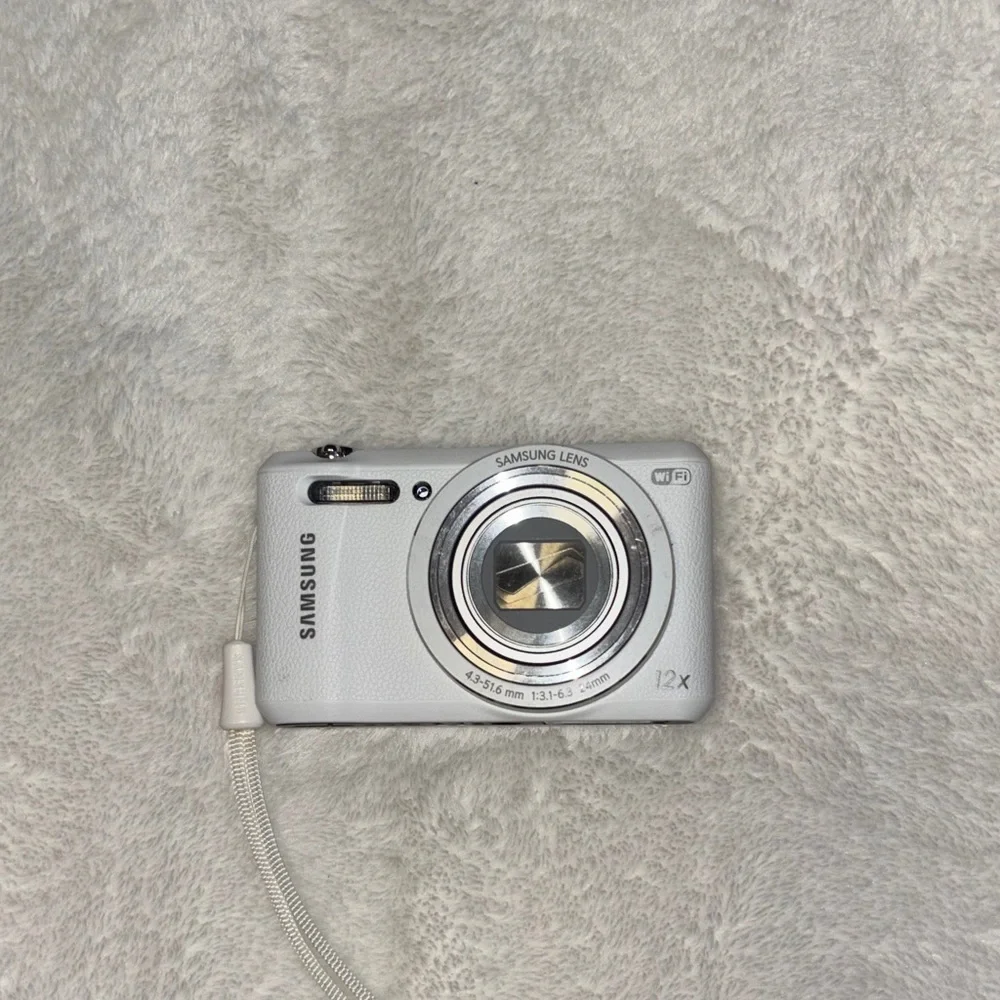 Samsung Digital Camera (16mp - White)